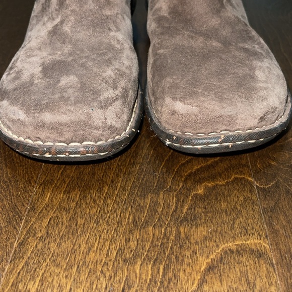UGG Caspia Boot - Picture 9 of 10